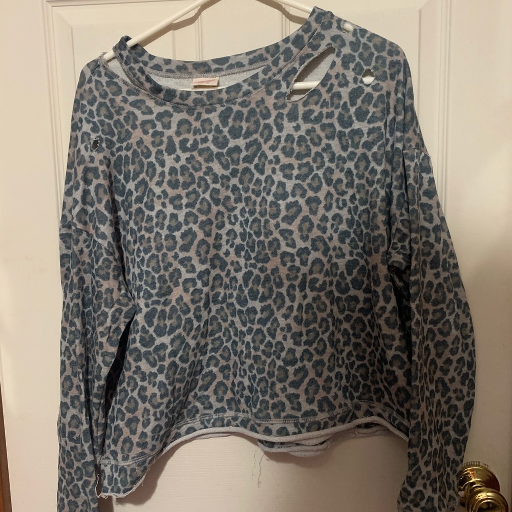 Leopard top - Picture 2 of 5